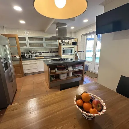 Villa Exclusiva Con Bosque Privado, Barbacoa Y Gran Jardin *