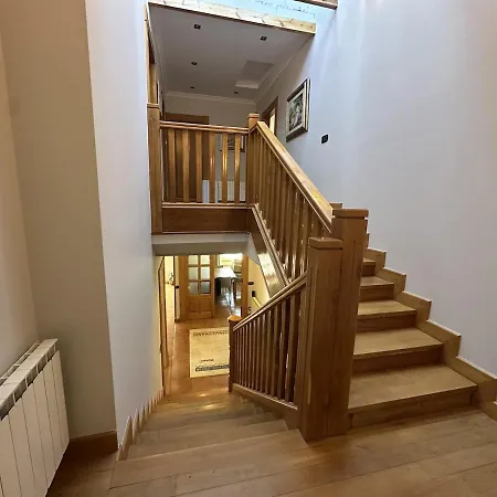 Villa Exclusiva Con Bosque Privado, Barbacoa Y Gran Jardin *