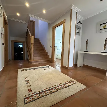 Exclusiva Con Bosque Privado, Barbacoa Y Gran Jardin *