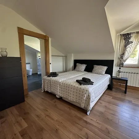 Villa Exclusiva Con Bosque Privado, Barbacoa Y Gran Jardin *
