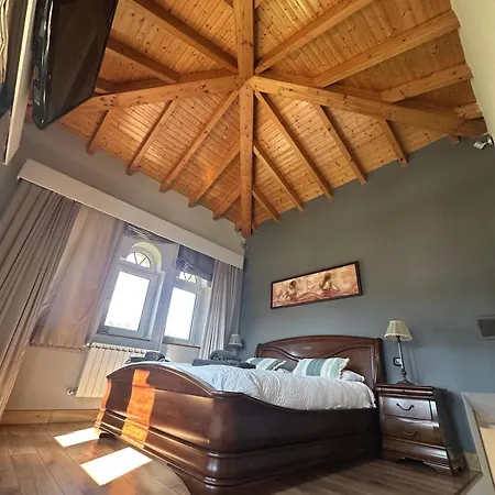 Exclusiva Con Bosque Privado, Barbacoa Y Gran Jardin